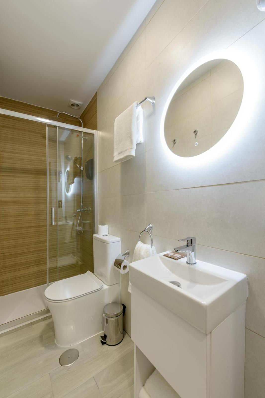 Hostal Sun Gate Madrid Dış mekan fotoğraf